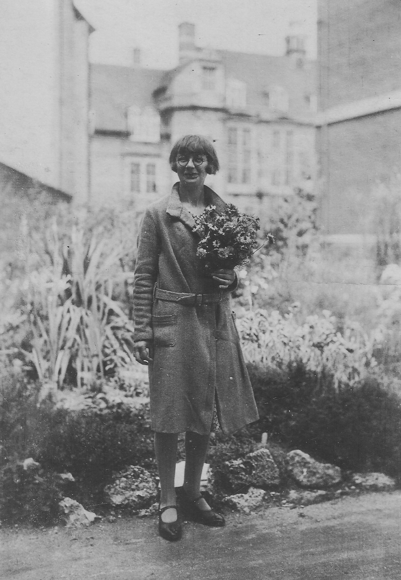 2. In front of the Dunn Institute of Biochemistry, Cambridge, c. 1926.
